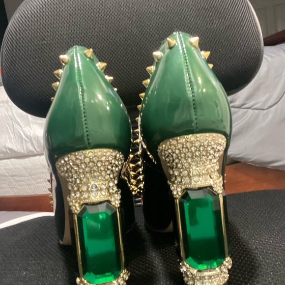 Green heels - Picture 3 of 3